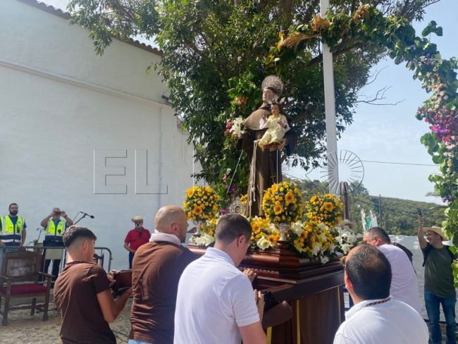 Verbena, tómbola, un triduo y numerosos cultos para celebrar San Antonio por todo lo alto