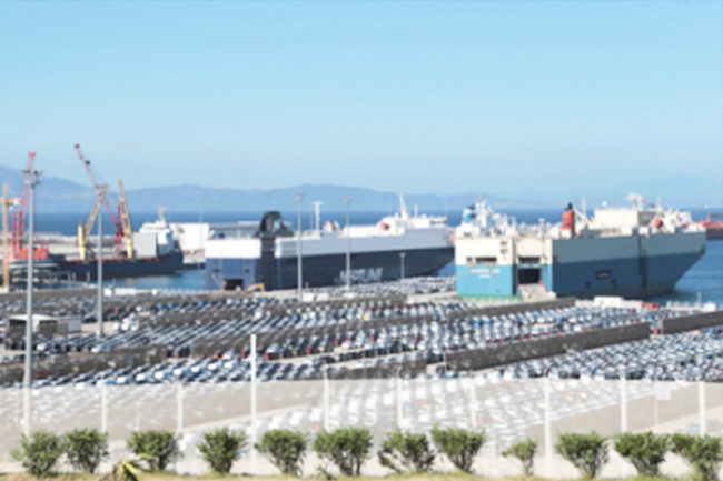 El Faro - Una delegación europea visita el complejo portuario Tánger Med y la fábrica Renault