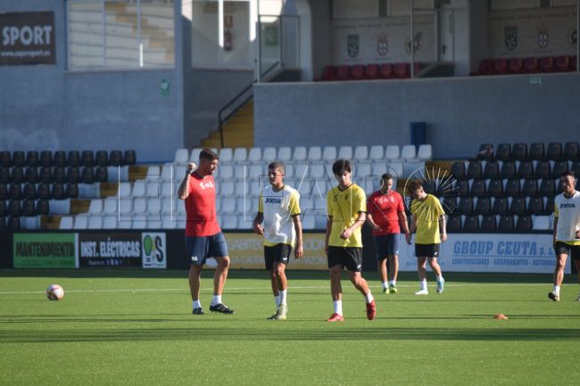 Quince futbolistas en el Ceuta B