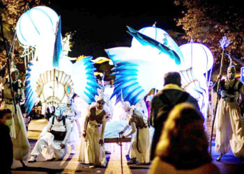 pasacalles-mar-iluminado-feria