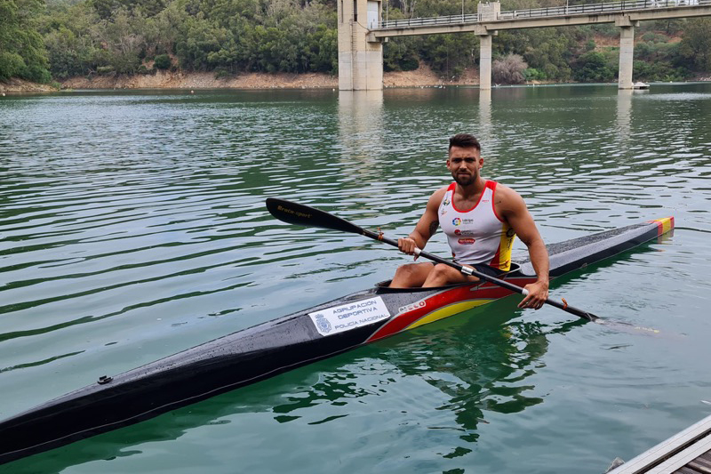 Un policía nacional de Ceuta, medalla de bronce en piragüismo