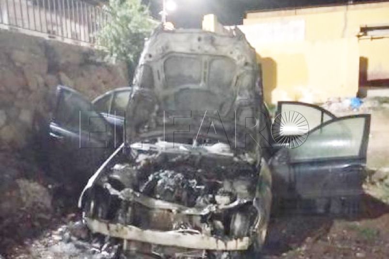 coche-quemado-carcel-rosales