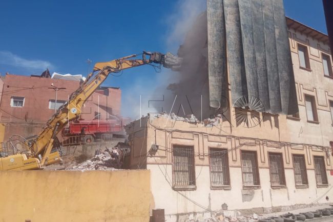El Faro - Derriban la antigua Residencia de Oficiales de Regulares