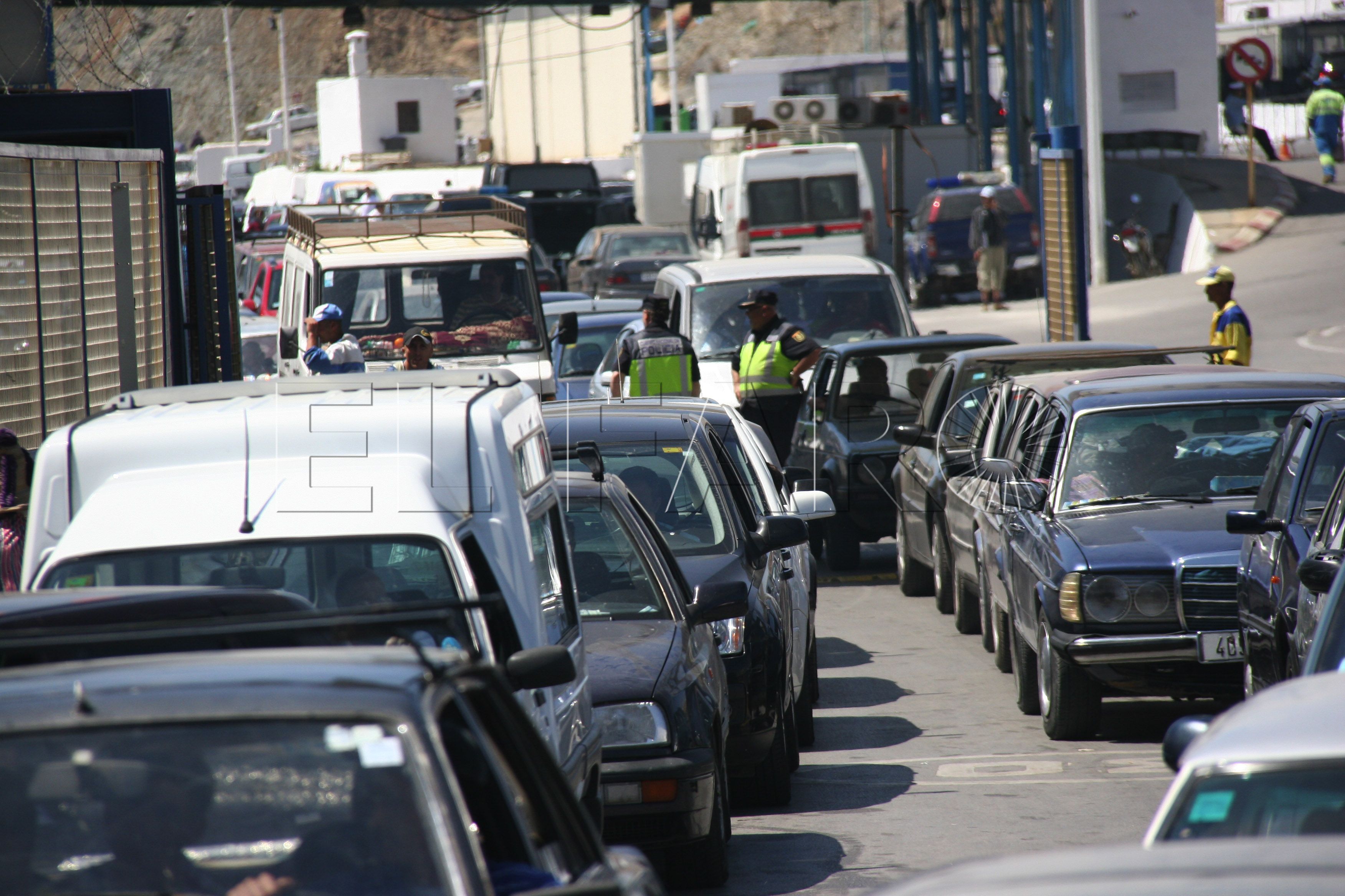 frontera-tarajal-coches