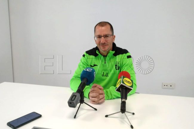 El Faro - Romero, técnico del Ceuta: “Vamos a contrarreloj y tenemos que sumar ya”