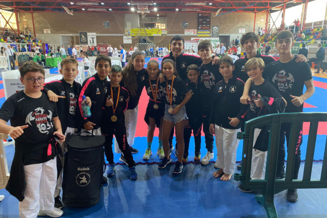 Melgar y Rosillo consiguen el oro en el XIII torneo de Palma de Río de kárate