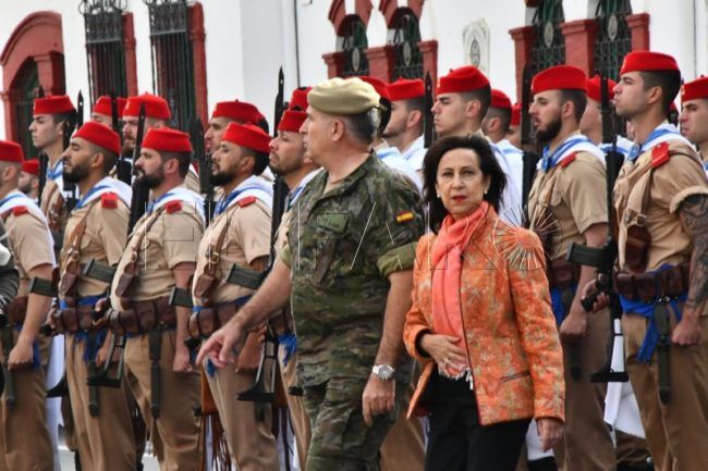 Margarita Robles, orgullosa de su “visita obligada” a Ceuta, ejemplo militar