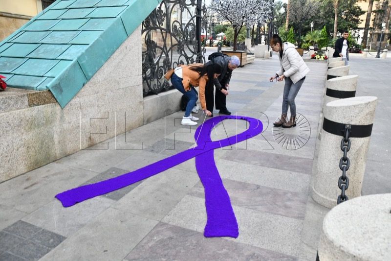 siluetas-violencia-genero-andalucia-acoge-003