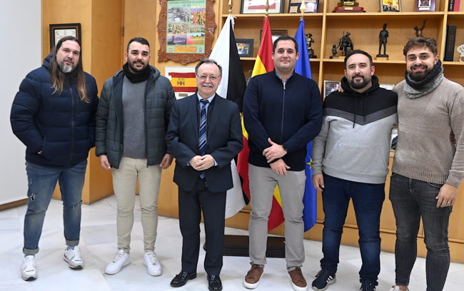 ‘La conquista del pan’, preparados para llevar la bandera de Ceuta al Falla