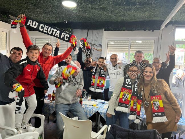Los aficionados verán el partido del Racing Ferrol-Ceuta en el bar Pesquero