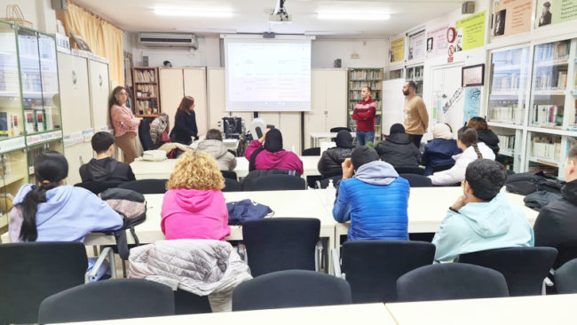 Formación sobre salidas académicas y laborales al terminar Secundaria para Adultos