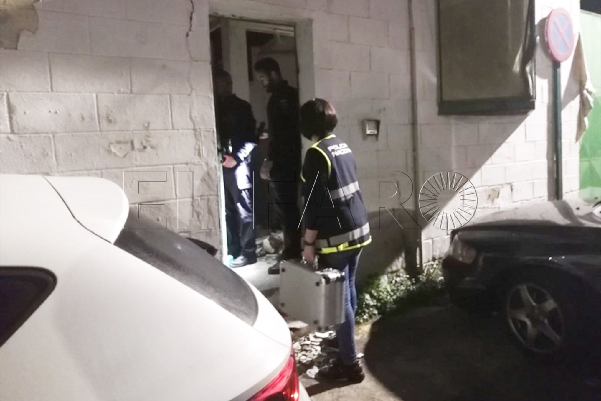 policia-cientifica-funeraria-cadaver-carcel-rosales-002