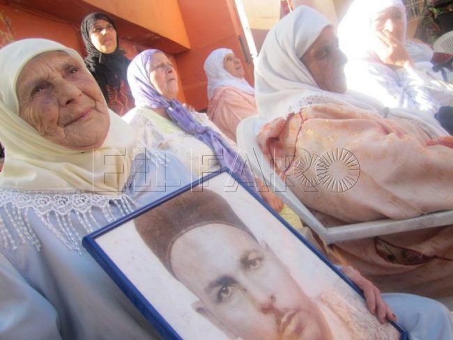 Placa y parada militar para homenajear a las Fuerzas Regulares