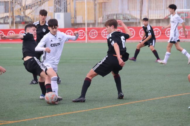 Aragón jugó con más futbolistas de un mismo club de lo permitido los últimos minutos