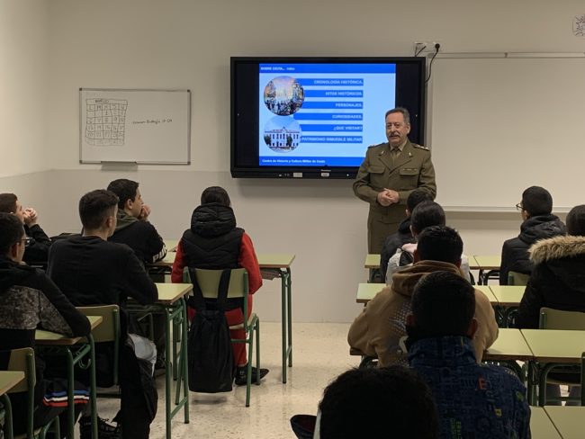 El Faro - El Centro de Historia y Cultura Militar de Ceuta conecta con la juventud