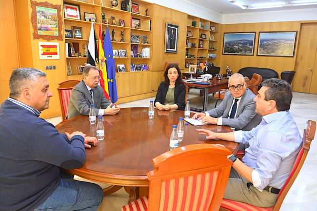 Ciudad y CHG tratan el mantenimiento de los senderos de los pantanos
