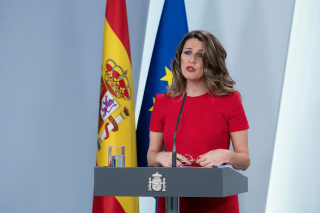 Patronal y sindicatos piden cita a Díaz para hablar de las bonificaciones