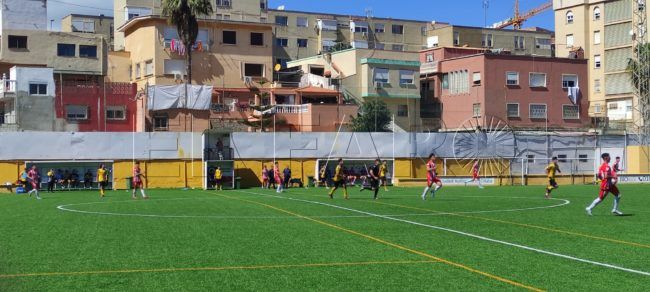 El Polillas sucumbe ante el Almería (0-3)