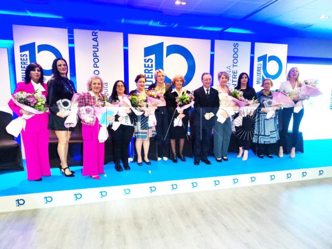 El PP celebra el 8M reconociendo la labor de ‘Mujeres 10’