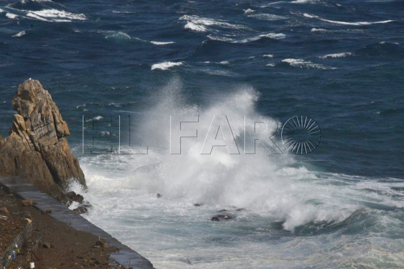 Temporal-levante-cancelaciones-barcos-Ceuta-016
