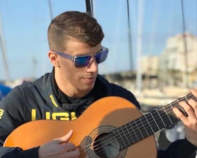 ‘Erchelio’, el chaval de San Amaro que salió en ‘Cámbiame’ y quiere cantar con Estopa