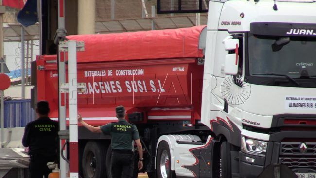 El baile de fechas de la aduana comercial, Ceuta, Melilla, Marruecos y el ministro que calla
