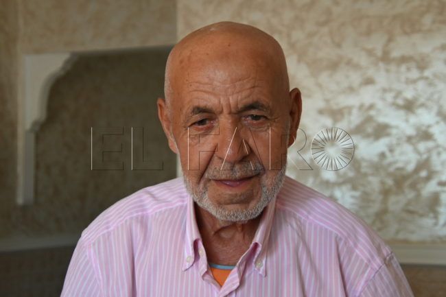 La historia de Ahmed: casi 90 años y deambulando por Ceuta sin atención
