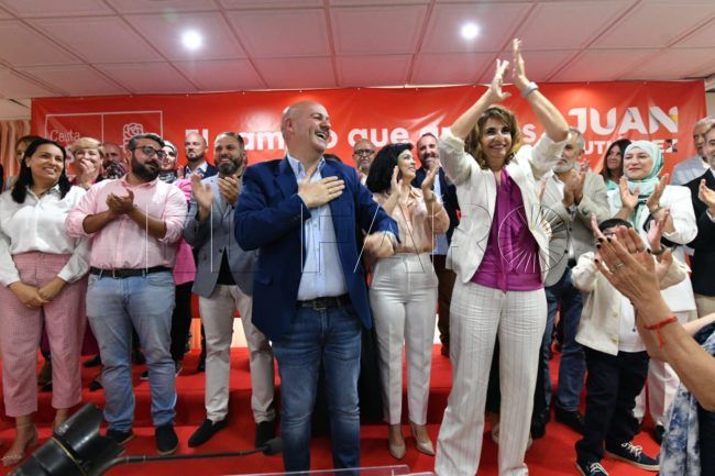 La Junta Electoral sanciona al PSOE por «promesas electorales» en la visita de Montero