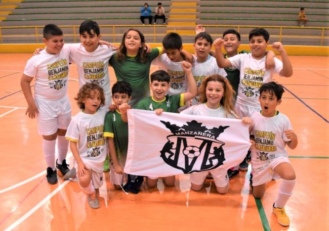 El Manzanera logra el título de Liga Benjamín 2ª Autonómica y hace doblete