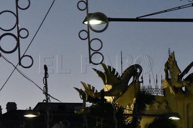 El Ejecutivo actuará sobre farolas en mal estado repartidas por la ciudad
