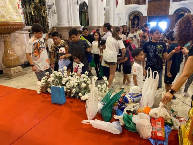 Alumnos del ‘Mare Nostrum’ visitan el Santuario de África