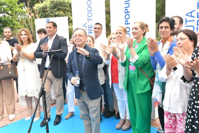 Vivas contagia su energía para revalidar la Presidencia y su amor por Ceuta