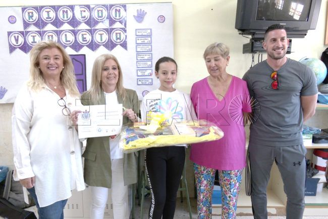 El Faro - Premios del concurso ‘Cómo me imagino a Rosalía de Castro y a Valle Inclán’