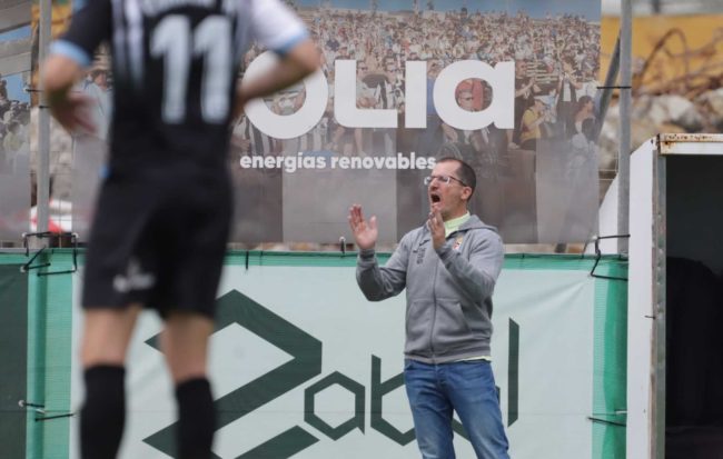 José Juan Romero, con muchas opciones de seguir en el Ceuta