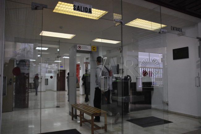 Condenan a dos bancos a pagar casi 2.500 euros por varias cláusulas abusivas