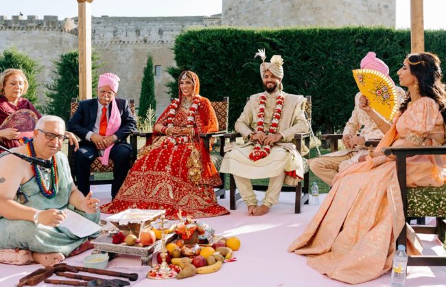 Ramchandani oficia una boda hindú en Salamanca