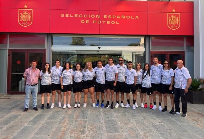 El Faro - Árbitros ceutíes en las X Jornadas de Convivencia de fútbol sala