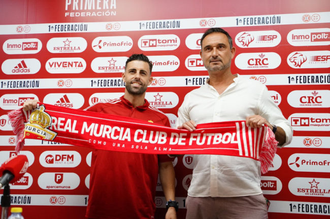 Rodri Ríos se presenta con su nuevo equipo, Real Murcia