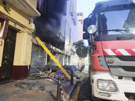 bomberos-incendio-edificio-colores-calle-real-13