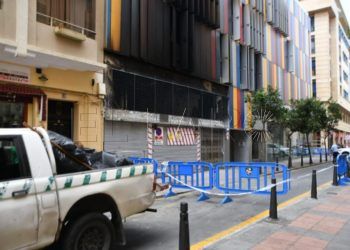 bomberos-intervienen-de-nuevo-edificio-colores-003