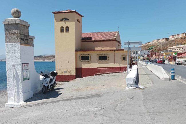 Solicitan un aparcamiento para personas con discapacidad en la playa de la Almadraba