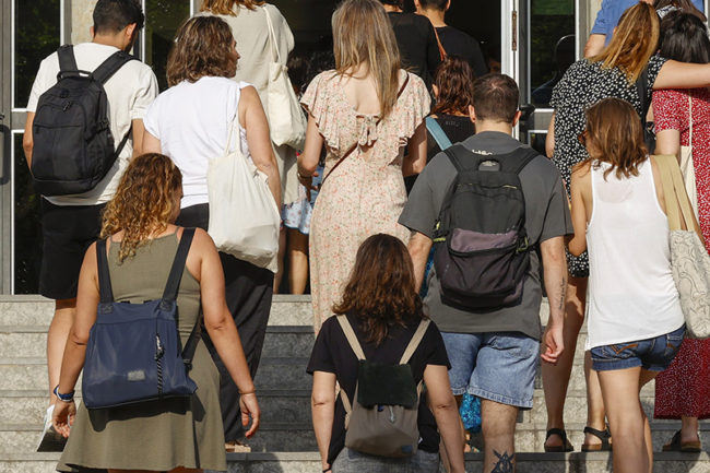 Gobierno plantea una oferta de empleo público con más de 30.000 plazas, según sindicatos
