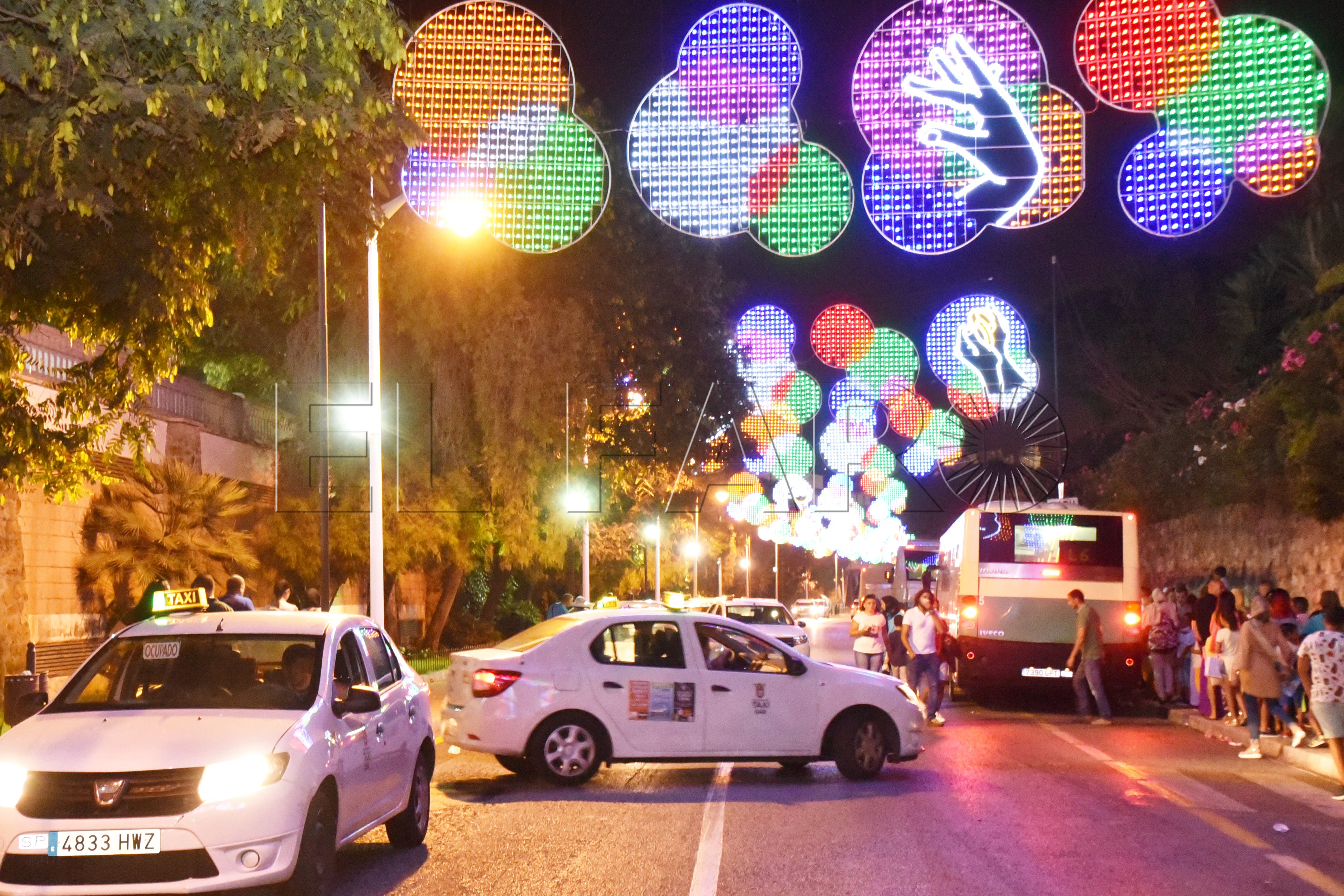 taxis-autobuses-parada-feria