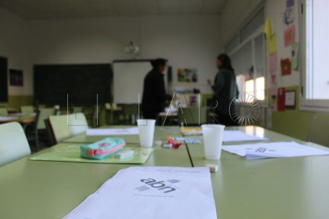 El MEFP invierte casi 115.000 euros en renovar el mobiliario de colegios e IES