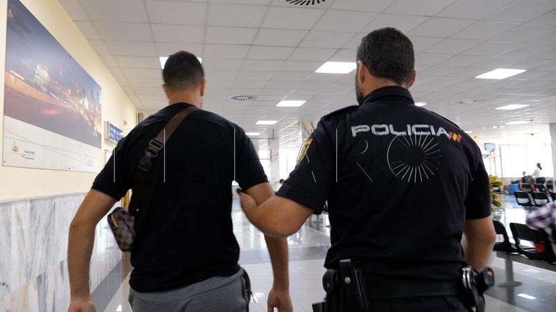 policia-nacional-puerto-005
