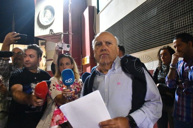 El director de ‘La Esperanza’ denuncia a Javier Guerrero por calumnias e injurias