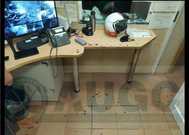Reclaman pistolas táser para todos los guardias civiles