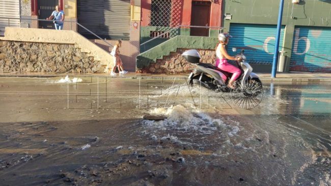 Otra avería en la tubería de Hadú mantiene sin agua a parte de la periferia