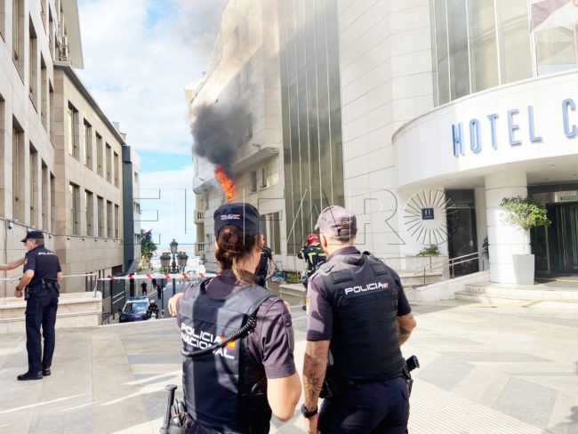 Incendio en el hotel Puerta de África: bomberos y Policía intervienen