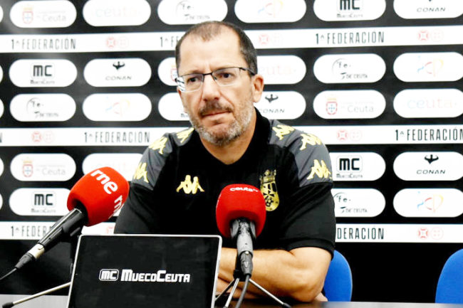 José Juan Romero: «Hemos regalado dos goles y al final perdemos»